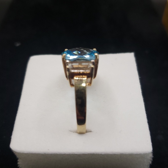 10K Cushion Cut Blue Topaz with Aquamarine Baguettes Ring - Picture 3 of 6